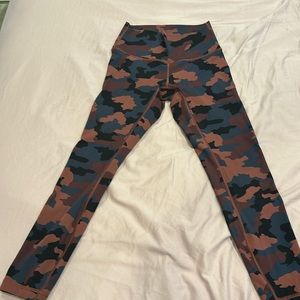 Wunder under 25” leggings